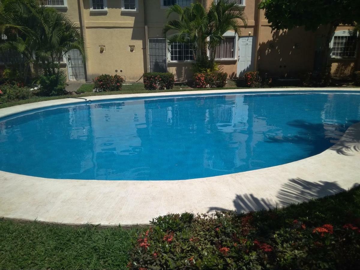 Апартаменти Casa Con Alberca!! Ixtapa Сіуатанехо Екстер'єр фото