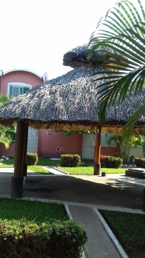 Апартаменти Casa Con Alberca!! Ixtapa Сіуатанехо Екстер'єр фото